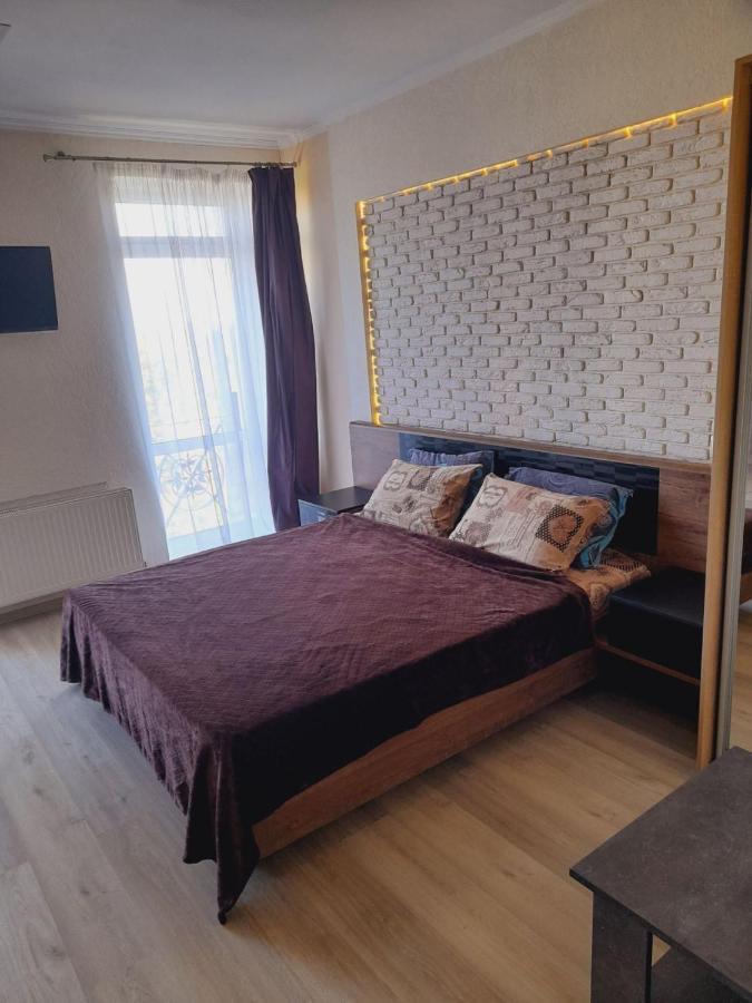 Залізнична 49 "Хочу Цю!" Apartment Ivano-Frankivsk Luaran gambar