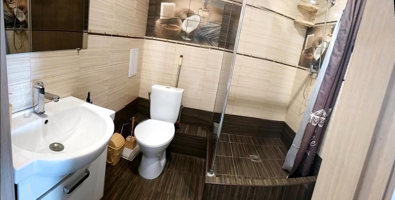 Залізнична 49 "Хочу Цю!" Apartment Ivano-Frankivsk Luaran gambar