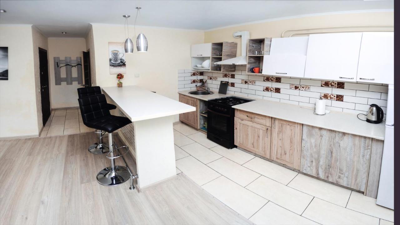 Залізнична 49 "Хочу Цю!" Apartment Ivano-Frankivsk Luaran gambar