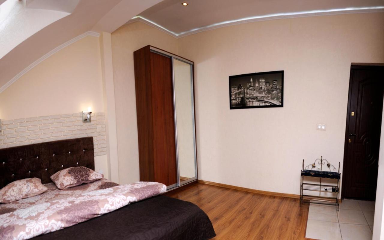 Залізнична 49 "Хочу Цю!" Apartment Ivano-Frankivsk Luaran gambar